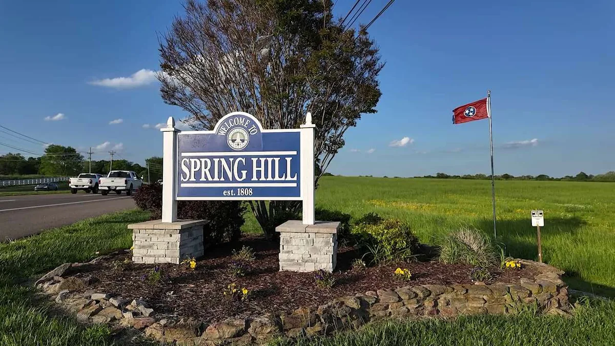 Professional window cleaning in Spring Hill, Tennessee